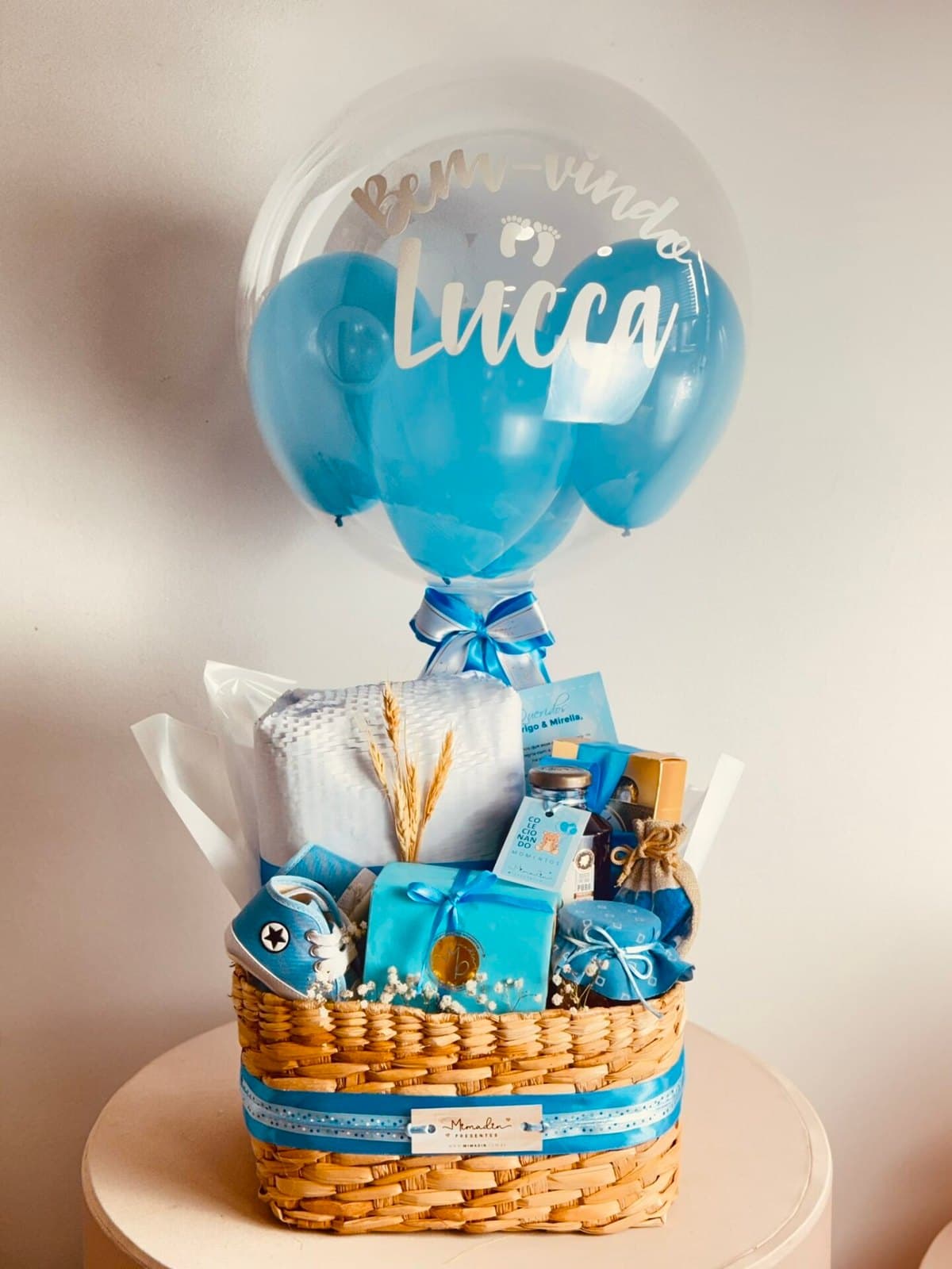 Cesta Bebe a bordo com fralda pampers