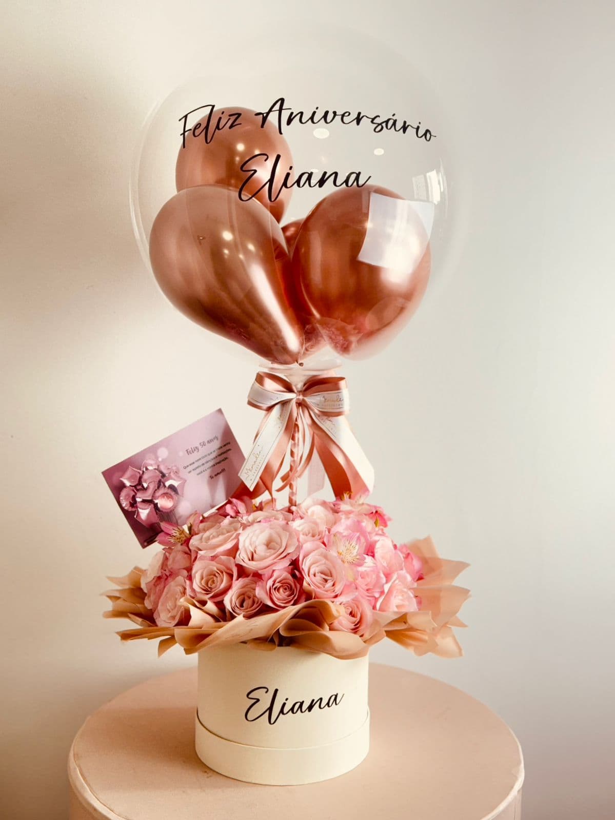 delicado-box-de-flores-rosas-mimadin-presentes-com-balao.jpeg