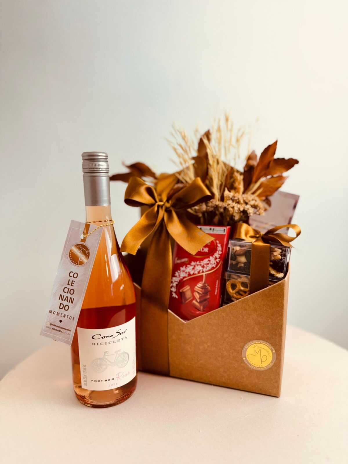 BOX ENVELOPE COM VINHO ROSE | Cestas de Presente | Café Da Manhã | Manda Mimo