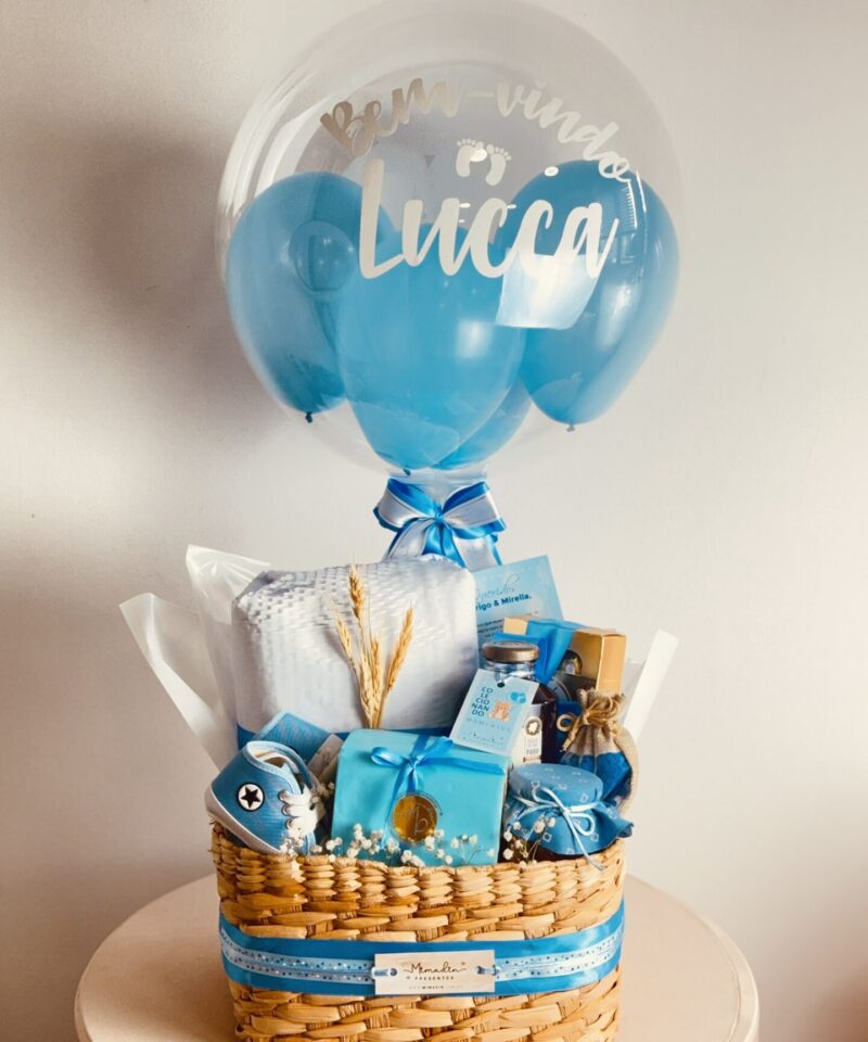 Cesta Bebe a bordo com fralda pampers